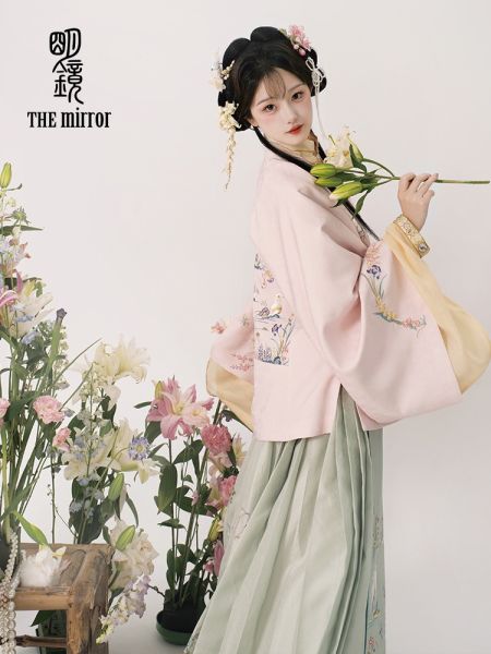 File:明镜华服【汀花抱兔】原创明制汉服中秋季成人古装方领上衣女-淘宝网 主图 004 (1).jpg
