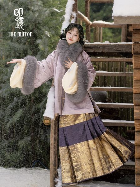 File:明镜华服绒绒原创明制圆领冬装紫色汉服新款昭君袄子加绒外套日常-淘宝网 主图 005.jpg