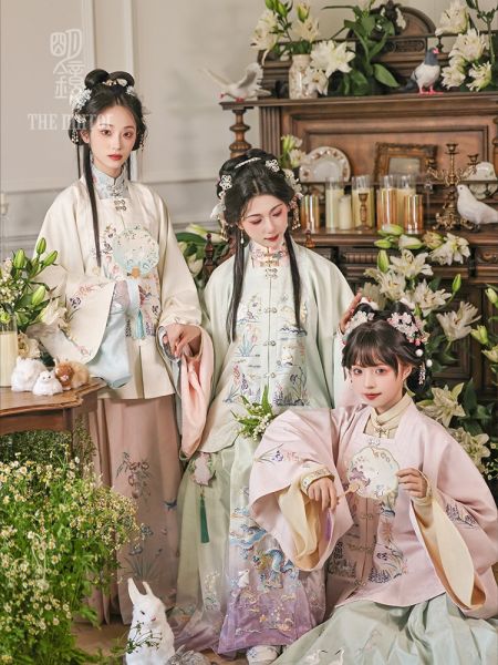 File:明镜华服【汀花抱兔】原创明制汉服中秋季成人古装方领上衣女-淘宝网 主图 001.jpg