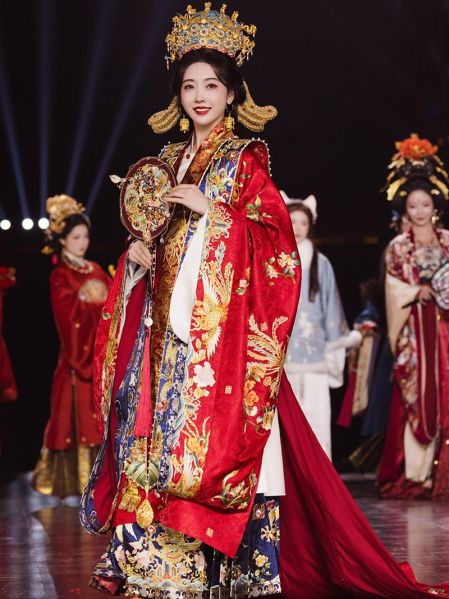 File:燕云织造【龙凤呈祥】婚服明制定制盘金刺绣国风大典宣璐马面女-淘宝网 主图 005.jpg