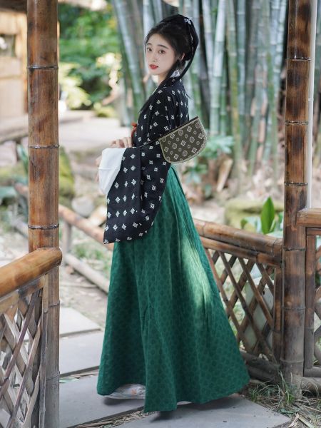 File:汀兰颂原创汉服【百草霜】魏晋风褶衣晋襦八破裙秋冬早春日常棉麻-淘宝网 主图 005.jpg
