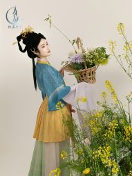 4月12日20点开售【春宴游】绫罗月白 原创南北朝大袖襦汉服套装女-淘宝网 主图 003.jpg