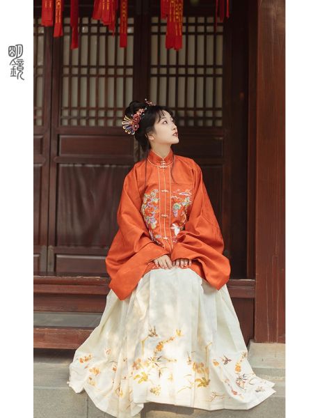 File:明镜华服【百景瑞兔】原创设计明制汉服立领兔补汉服女装-淘宝网 主图 006.jpg