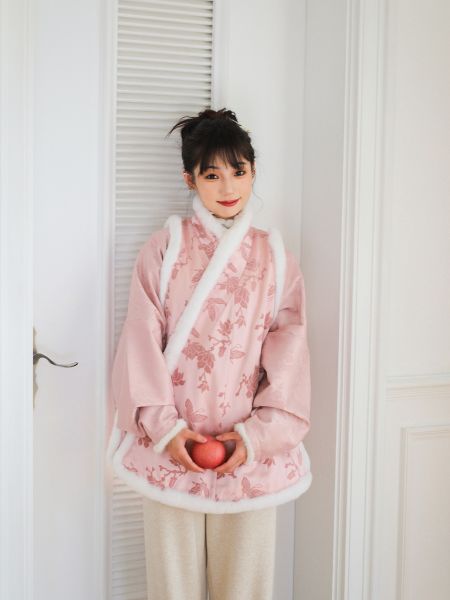 File:玉兰春晓|满分推荐!人丝仿漳绒缎交领比甲冬季汉服夹毛加绒双色-淘宝网 主图 005.jpg