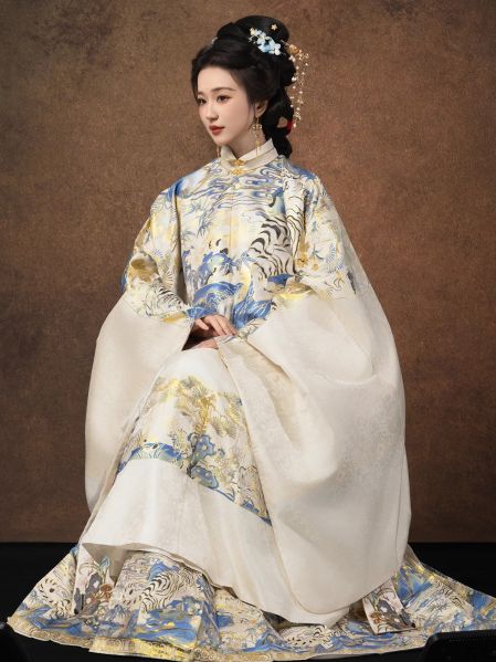 File:燕云织造【白虎啸竹】织金仿妆花立领斜襟长袄织金马面裙套装-淘宝网 主图 001.jpg