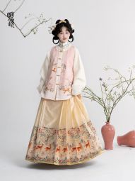 明镜华服 鸿运小灵狐 冬季款汉服女马面裙上衣套装2024新款小个子-淘宝网 主图 005.jpg