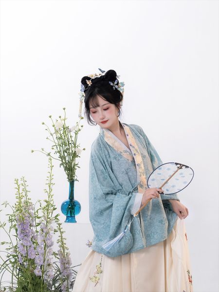 File:【预】吉元裳织四合云纹春日来信对交穿湖山洗明制汉服天丝春-淘宝网 主图 002.jpg