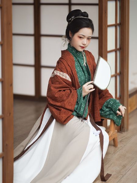 File:汀兰颂原创汉服【袅袅】魏晋晋制宽袖晋襦曲领八破裙秋冬日常汉服-淘宝网 主图 003.jpg