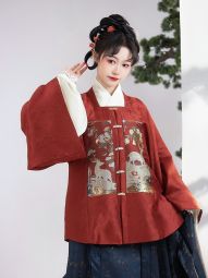 福鹿同春 万袖明宋 过年汉服明制方领补服提花缎深红色加绒不加绒-淘宝网 主图 003.jpg