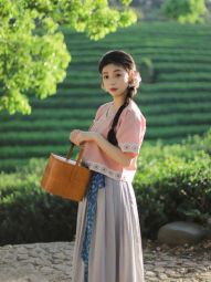 【4.27 10 00am上新】一语春茶 灰粉朴素日常唐制汉服半袖褶裙夏-淘宝网 主图 003.jpg
