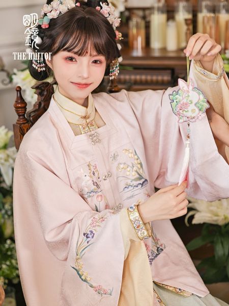 File:明镜华服【汀花抱兔】原创明制汉服中秋季成人古装方领上衣女-淘宝网 主图 005.jpg
