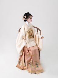 风间林【扶香】原创古装国风明制汉服仿妆花织金少女粉色马面裙女-淘宝网 主图 003.jpg