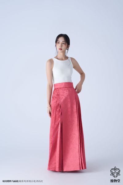 File:【缎料新品】后物堂 2025年 破系列 折枝百花 暗纹缎料马面 上衣-淘宝网 详情 005.jpg