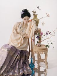 飞花令 万袖明宋原创明制对交穿琵琶袖汉服仿花罗仿妆花领子春秋-淘宝网 主图 001.jpg