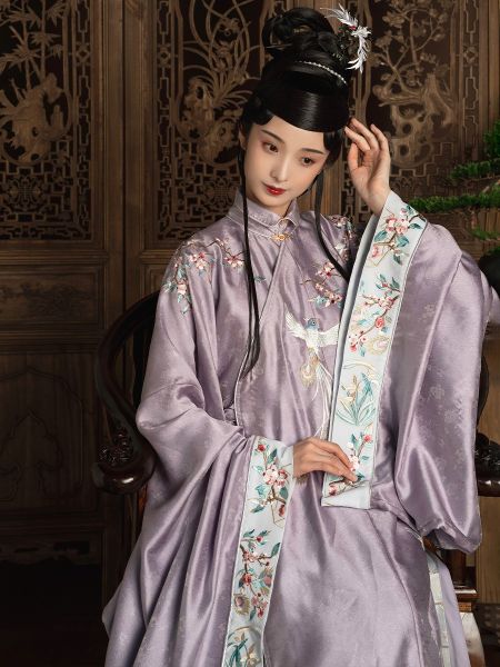 File:燕云织造【梳云掠月】明制比甲立领马面套装原创重工绣花汉服女-淘宝网 主图 005.jpg