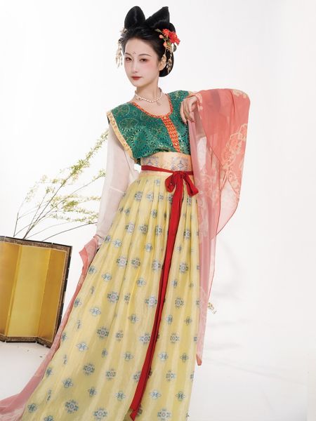 File:风间林【听影】原创唐制汉服圆领衫织金仿妆花坦领背子一片式褶裙-淘宝网 主图 006.jpg