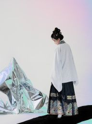 风间林【迷迷】原创国风明制汉服仿妆花织金螺钿黑色马面裙上衣-淘宝网 主图 006.jpg