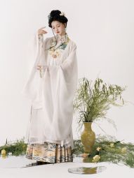 半生罗裳 云烟 汉服女春秋明制仿妆花纱马面裙绣花披风原创正品-淘宝网 主图 005.jpg