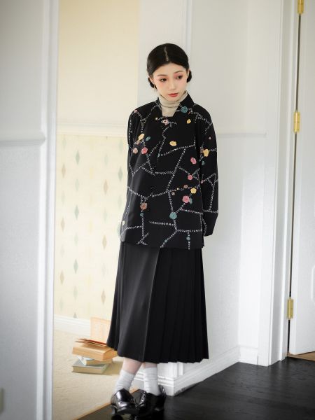 File:阿梅学姐|巨好穿的明制方领窄袖套装 秋冬汉服上衣有口袋杉水集-淘宝网 主图 005.jpg
