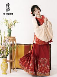 明镜华服【月华景新年红限定色】原创明制满绣汉服比甲女套装-淘宝网 主图 006.jpg