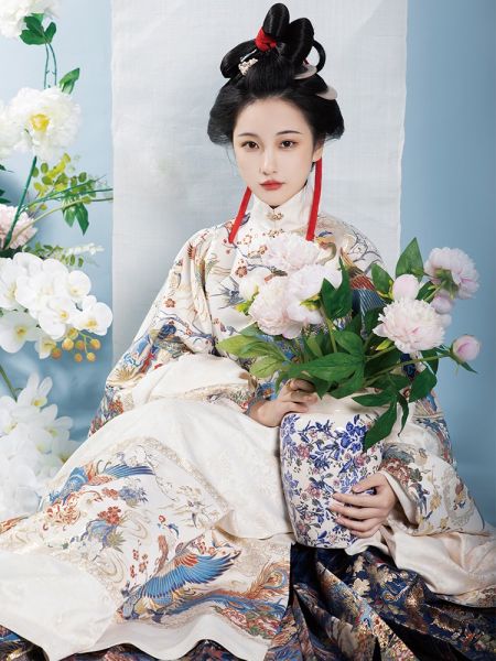 File:风间林【潜云】原创明制汉服古风织金妆花马面裙立领长袄套装 女-淘宝网 主图 005.jpg