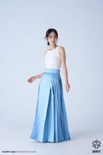 【缎料新品】后物堂 2025年 破系列 折枝百花 暗纹缎料马面 上衣-淘宝网 详情 004.jpg