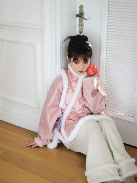 File:玉兰春晓|满分推荐!人丝仿漳绒缎交领比甲冬季汉服夹毛加绒双色-淘宝网 主图 004.jpg