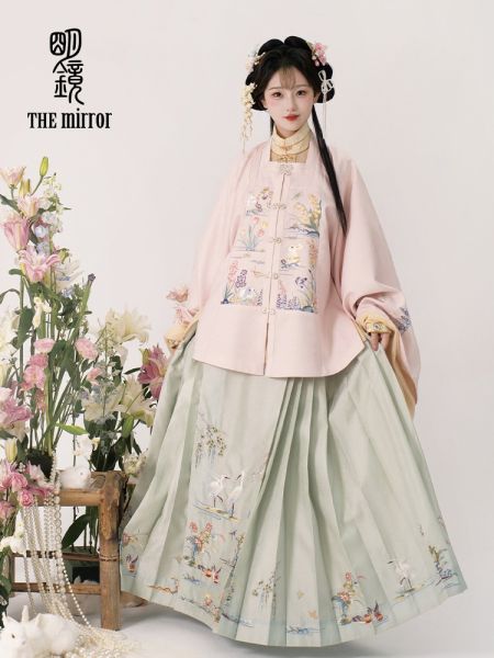 File:明镜华服【汀花抱兔】原创明制汉服中秋季成人古装方领上衣女-淘宝网 主图 005 (1).jpg