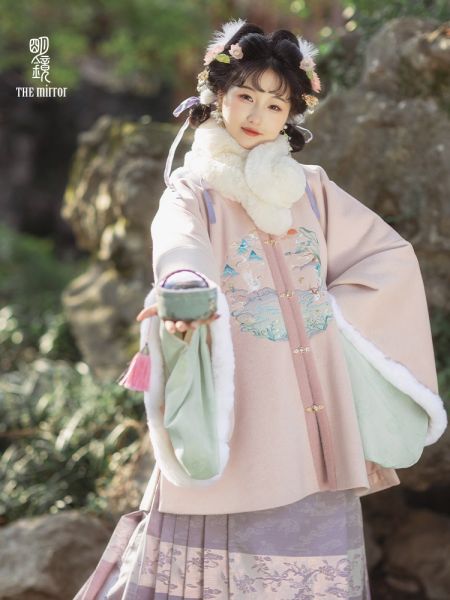 File:明镜华服【鹿鹭同春】原创新款成人古装套装对襟袄明制汉服女冬季-淘宝网 主图 004.jpg