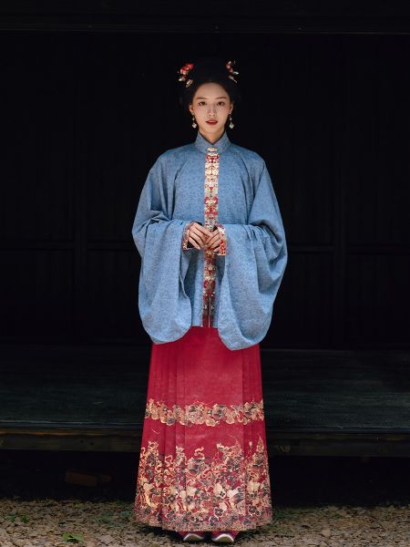 File:风间林【其实】原创明制汉服国风立领对襟衫暗红色马面裙 女-淘宝网 主图 001.jpg
