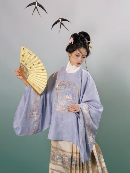 File:风间林【镜花水月】明制汉服仿妆花织圆领大襟短袄-淘宝网 主图 005.jpg