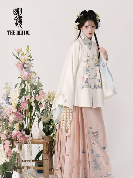 File:明镜华服【汀花抱兔】原创明制汉服中秋季成人古装方领上衣女-淘宝网 主图 001 (1).jpg