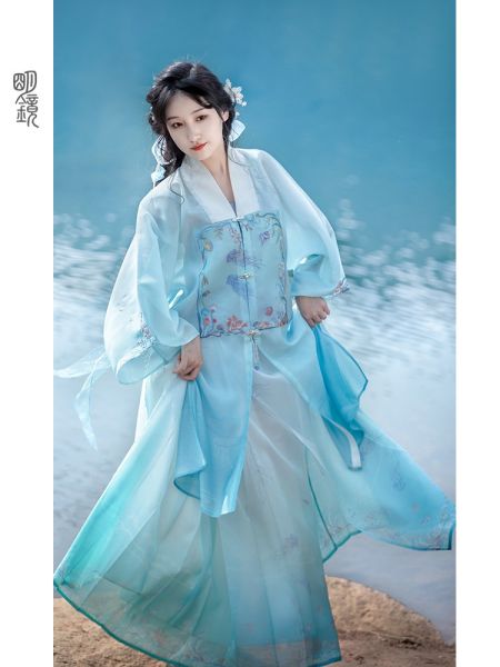 File:明镜华服【一起去抓水母】原创汉服女补服马面日常通勤开衫套装-淘宝网 主图 001.jpg