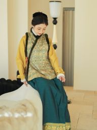 冬日序章｜中式老钱风 仿宋锦交领比甲 加绒汉服冬夹毛圈毛杉水集-淘宝网 主图 005.jpg