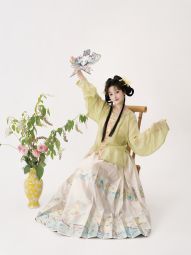 【现货】吉元裳织《千里兔》明制仿妆花暗花纱马面裙汉服下裙春夏-淘宝网 主图 006.jpg