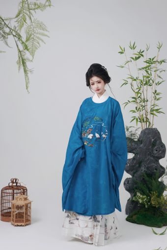 【山海明光】【鹤园】明制春季汉服绣花圆领大襟琵琶袖补服马面裙-淘宝网 主图 001.jpg