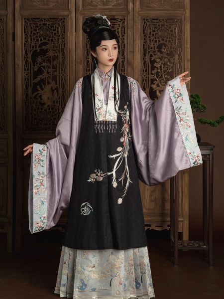 File:燕云织造【梳云掠月】明制比甲立领马面套装原创重工绣花汉服女-淘宝网 主图 001.jpg
