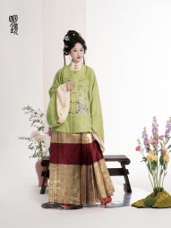 明镜华服麒麟献瑞 原创汉服织金马面裙套装2024新款明制补服-淘宝网 主图 004.jpg