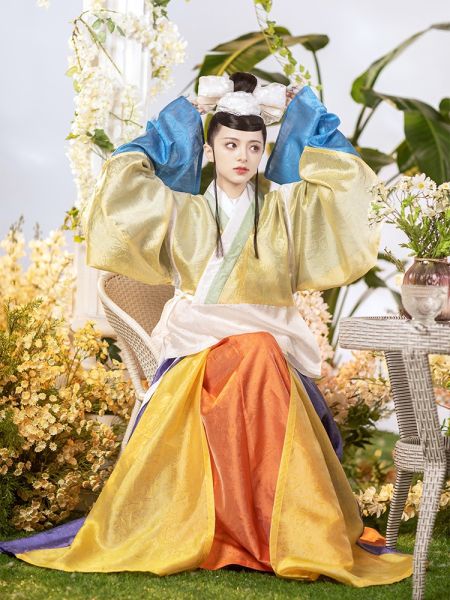 File:花朝记|典藏|复晋花月赋|其五 旬|晋制汉服单襦破裙交窬裙-淘宝网 主图 003.jpg