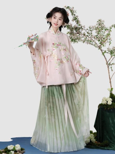 File:燕云织造【槐醉芳春】明制真丝圆领大襟交领中衣褶裙原创汉服女-淘宝网 主图 001.jpg