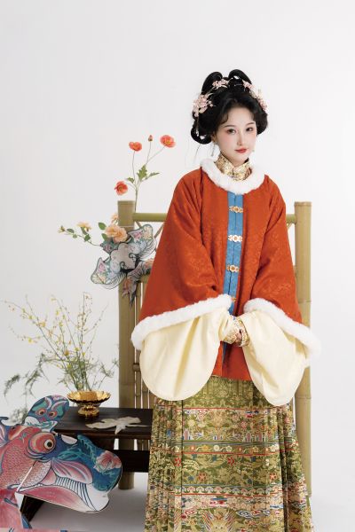 File:桑谣记【昭君袄】 明制复原古画毛绒圆领半袖披袄有口袋圈毛汉服-淘宝网 主图 004.jpg