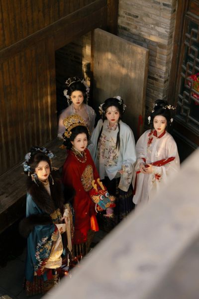 File:燕云织造模特群像 001.jpg