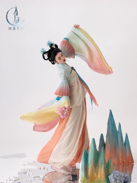 File:【东方神女】绫罗月白 原创新款南北朝初春汉服套装女-淘宝网 主图 005.jpg