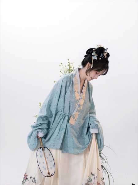 File:【预】吉元裳织四合云纹春日来信对交穿湖山洗明制汉服天丝春-淘宝网 主图 001.jpg