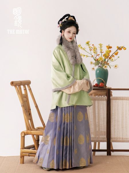 File:明镜华服【绵绵】原创明制对穿交披袄汉服冬季提花马面裙套装-淘宝网 主图 004 (1).jpg