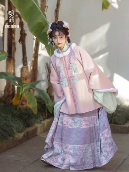 File:明镜华服【鹿鹭同春】原创新款成人古装套装对襟袄明制汉服女冬季-淘宝网 主图 003.jpg
