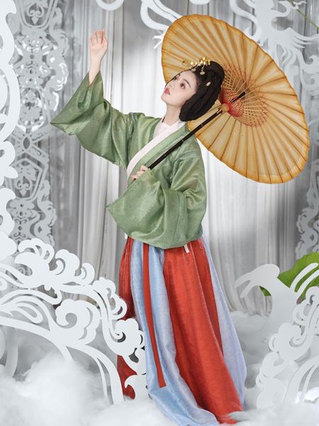 File:花朝记|典藏|复晋花月赋|其六 昔|晋制汉服单襦破裙交窬裙-淘宝网 主图 004.jpg