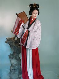 尘余馆｜木兰曲｜魏晋复原褶衣曲领襦衫直袖仿麻套装汉服晋襦-淘宝网 主图 002.jpg