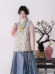 踏云馆汉服明制冬季圆领比甲织金马面裙套装 (昕瑶)-淘宝网 主图 001.jpg