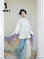 明镜华服【月华景】 明制汉服女马面裙套装2024新款秋冬改良汉服-淘宝网 主图 005.jpg